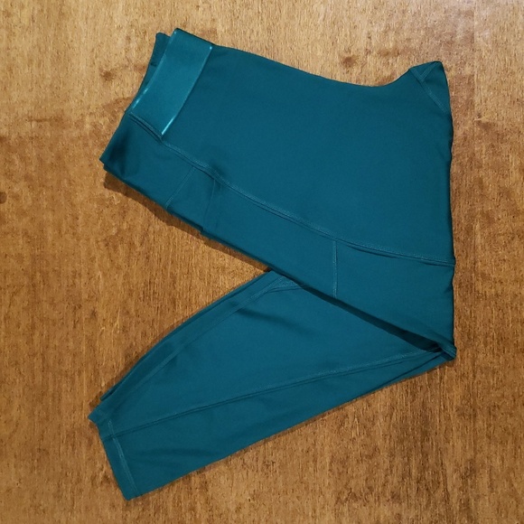 Victoria's Secret Emerald Green Running Leggings Large Short - Picture 1 of 10